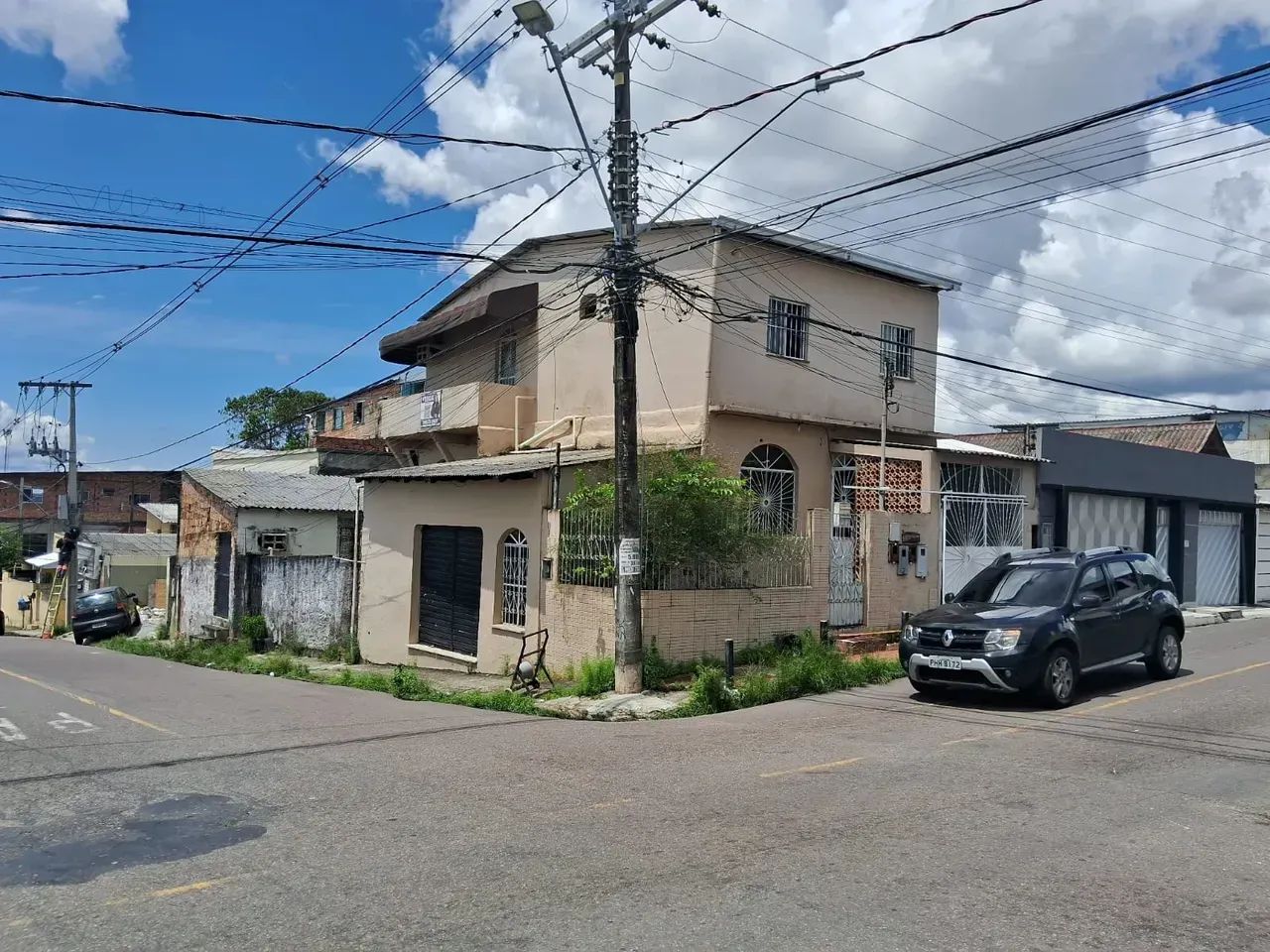 COMPRE CASA DUPLEX NA REGIÃO DO SÃO JORGE - MANAUS