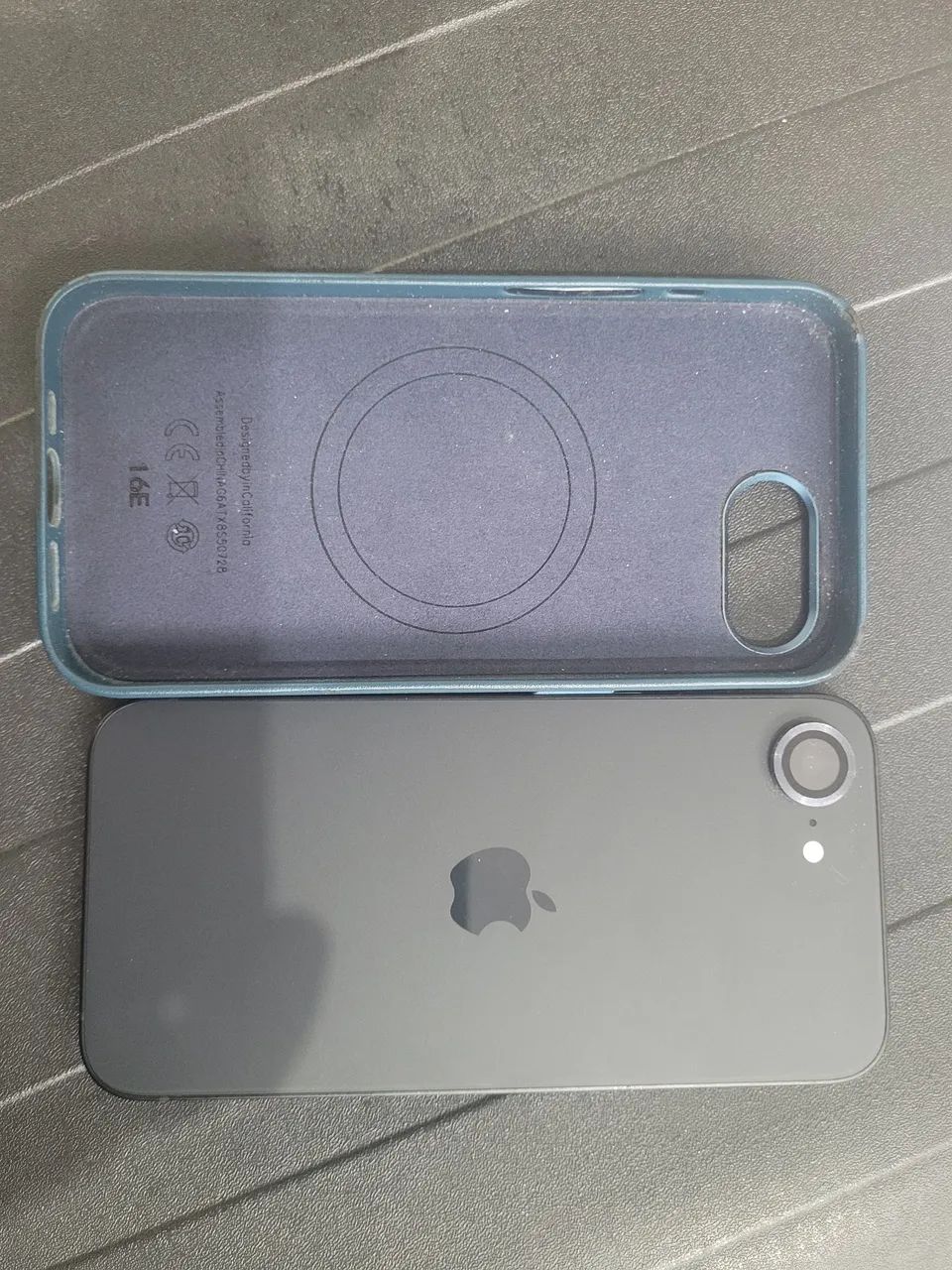 iPhone 16e  - Foto 2