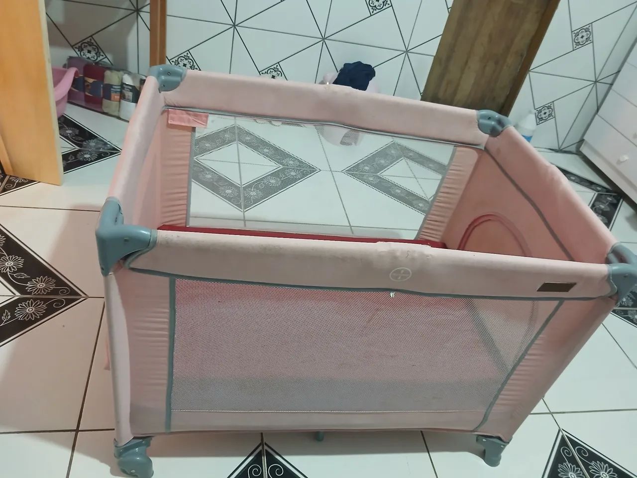 Vendo esse cercadinho marcas de uso