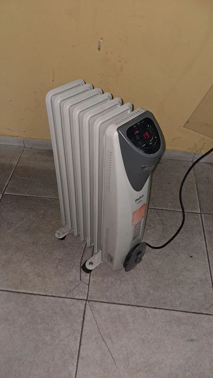 Aquecedor a Óleo Philco , 127V.  - Foto 4