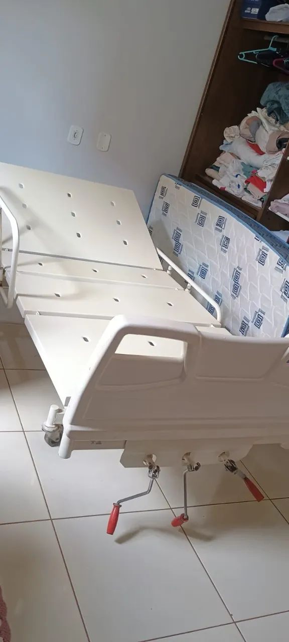 Cama Hospitalar 3 Manivelas - Foto 5