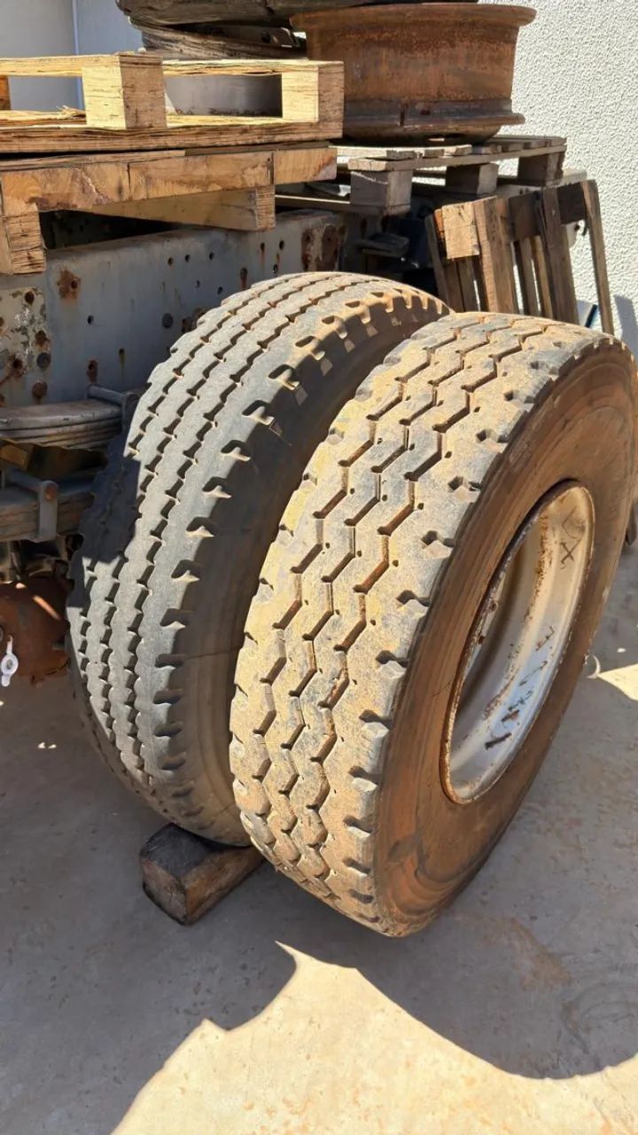 Cabine completa Iveco Tector com chassis, eixo, bancos, interna - Foto 5