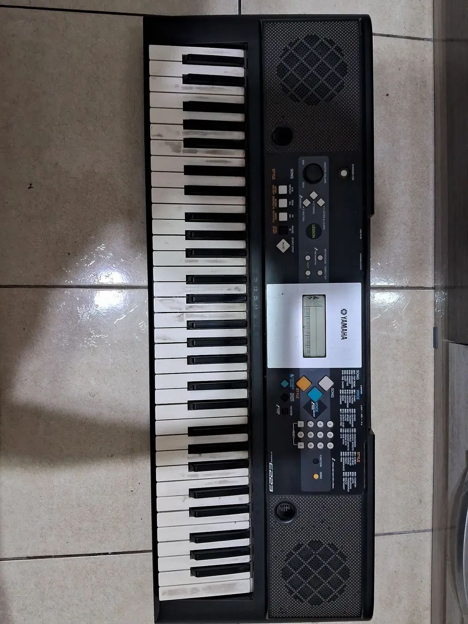 Teclado YAMAHA  PSR E223