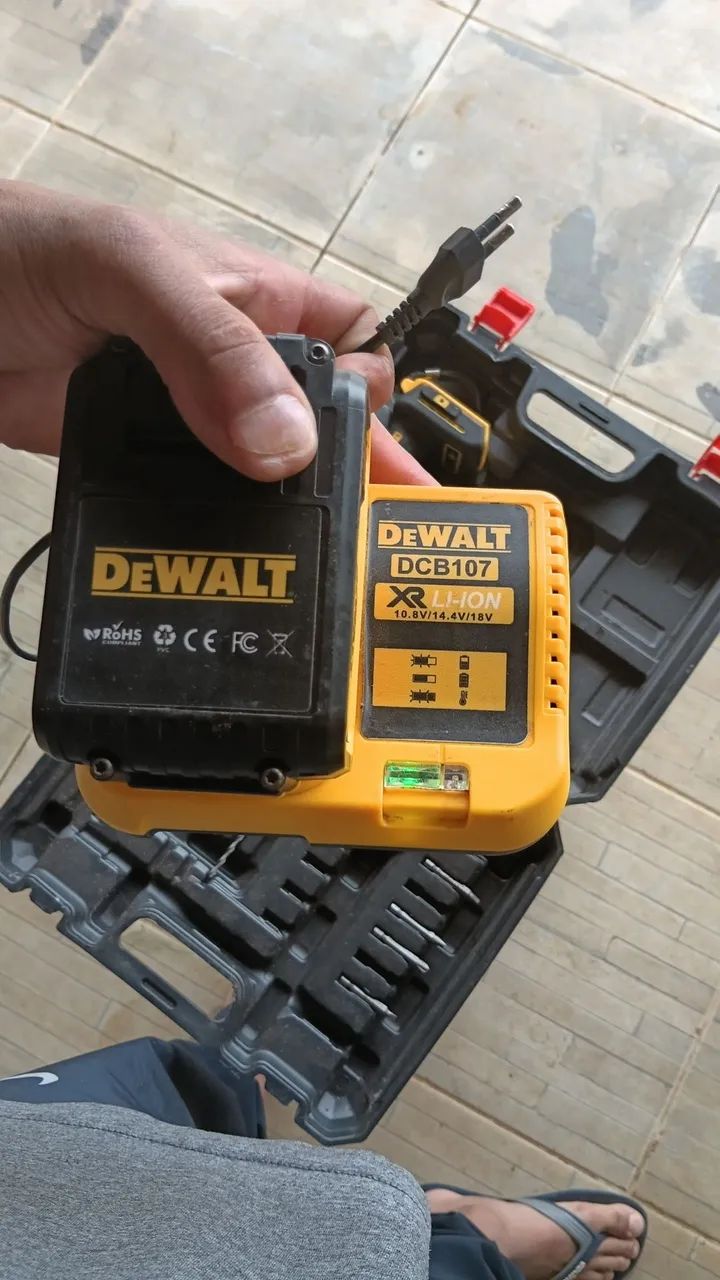 Chave de impacto Dewalt - Foto 3