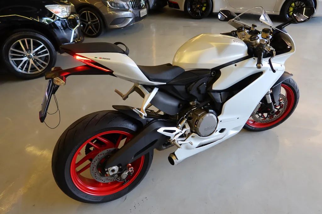 Ducati Panigale 2018 - 1482657041 | OLX