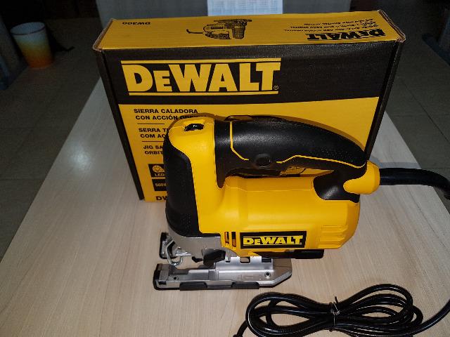 Serra Tico-tico 500W c/ base ajustável DW300 DeWalt - Foto 2
