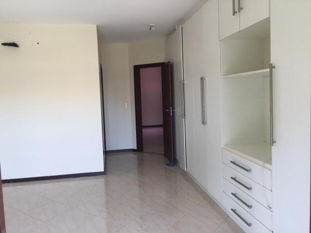 Casa 4/4 Cond Jardim Plakaford