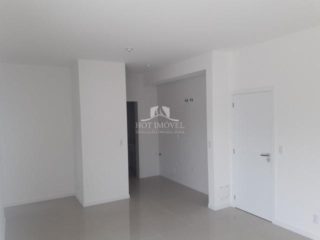 Apartamento à venda com 3 dormitórios em Campeche, Florianópolis cod:HI0937 - Foto 2