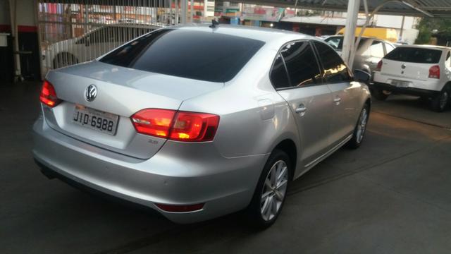 Jetta 2.0 11/11 Automático Completão + teto solar, aceito troca e financio - Foto 7