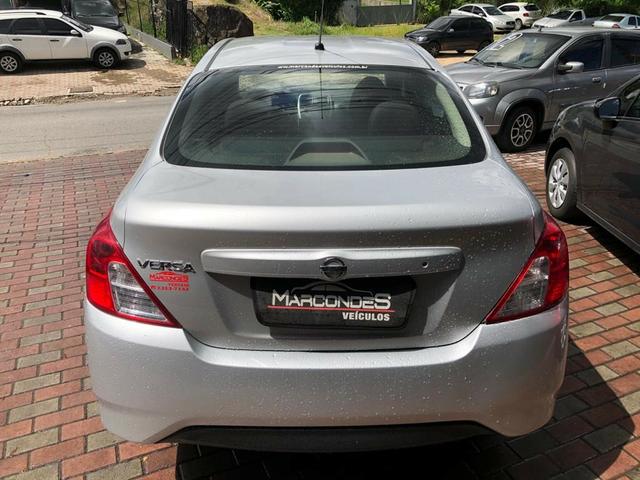 Nissan Versa 1.0 2016 - Foto 3
