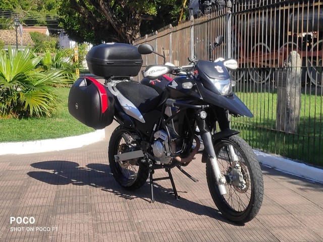 XRE COM ACESSÓRIOS