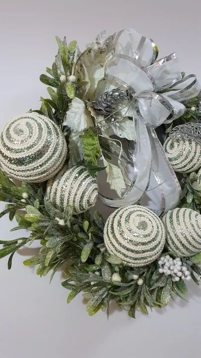 Guirlanda de Natal branca e prata - Foto 2