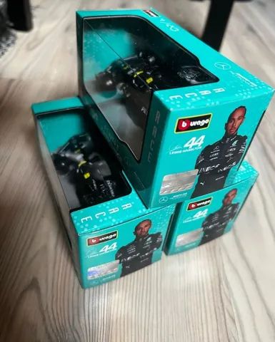 Miniatura Mercedes AMG, F1 realísticas temporada com o carro W14 - Foto 3