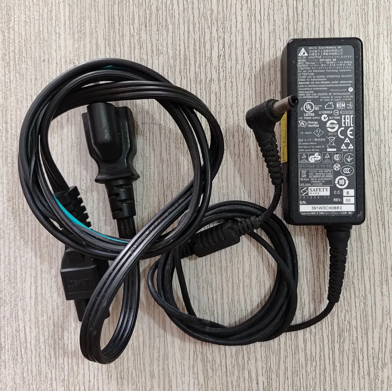 Carregador Notebook 19V 2.1A
