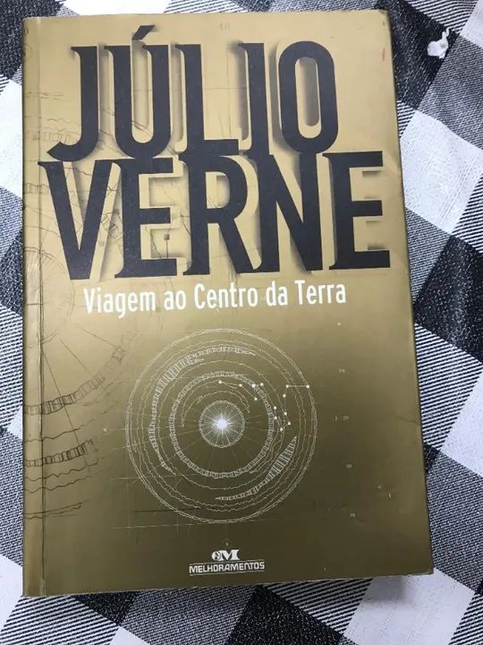 Livros diversos títulos pacote com 12 títulos usados em perfeito estado.