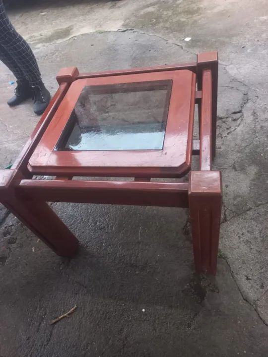 Mesa de centro em madeira maciça com vidro - Foto 4