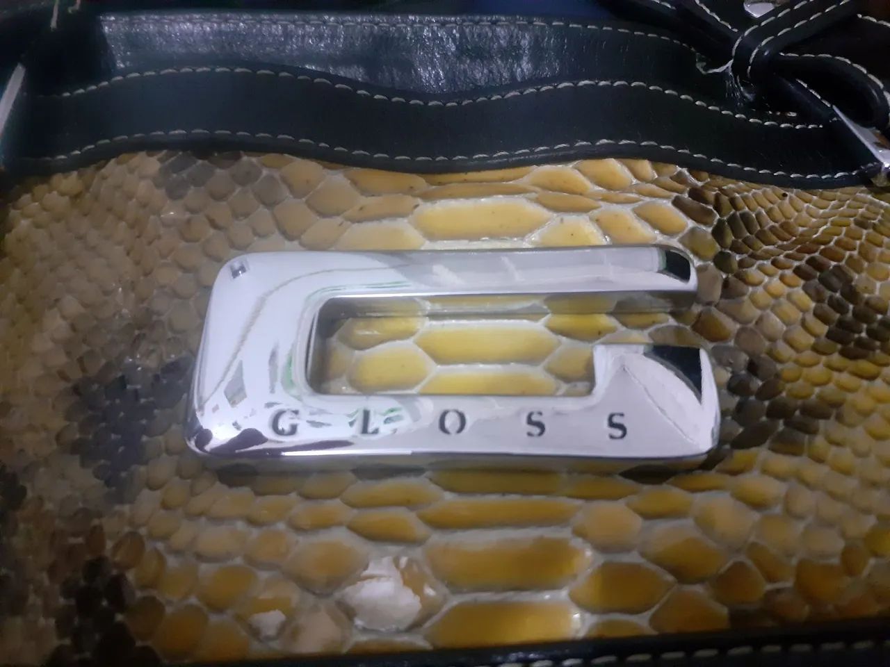 Bolsa de Ombro em Couro Python - Foto 2