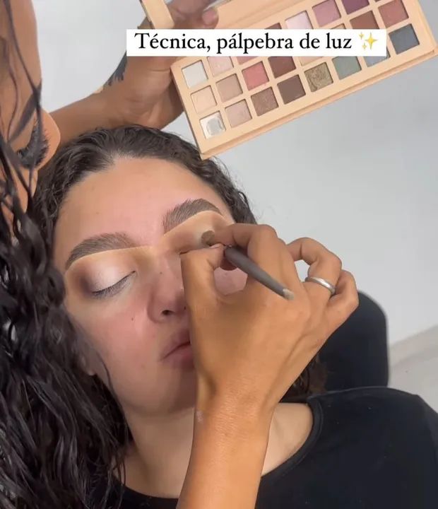 MAQUIAGEM PROFISSIONAL - Foto 6