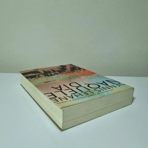 Livro Naquele Dia - Dennis Lehane - Foto 2