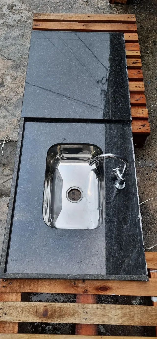 Pia de cozinha completa com torneira 