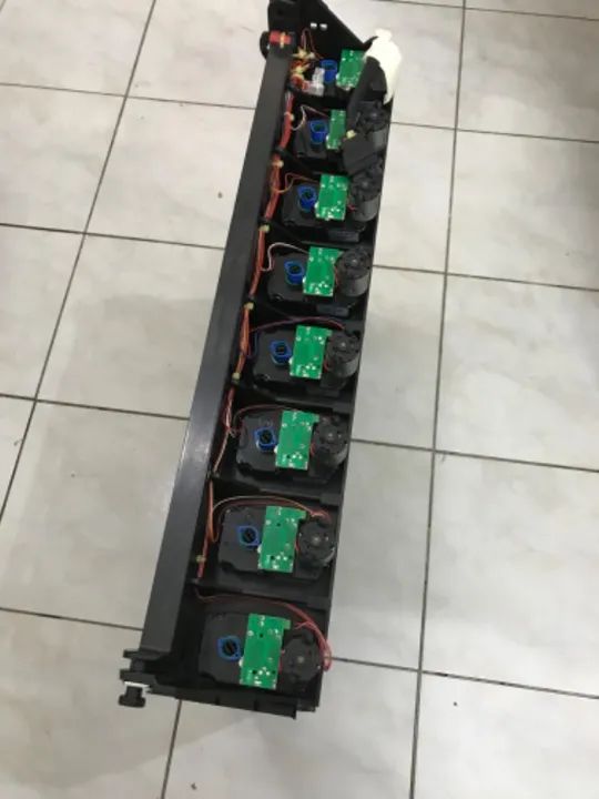 Peças p/ vending machine modelo Samba Top  (uma bandeja com motores e argolas) - Foto 2