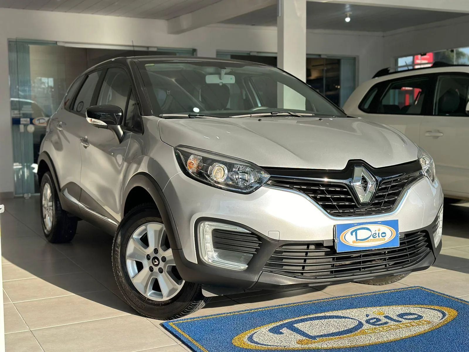 CAPTUR LIFE 1.6 16V FLEX 5P AUT.  PRATA 2018/2019