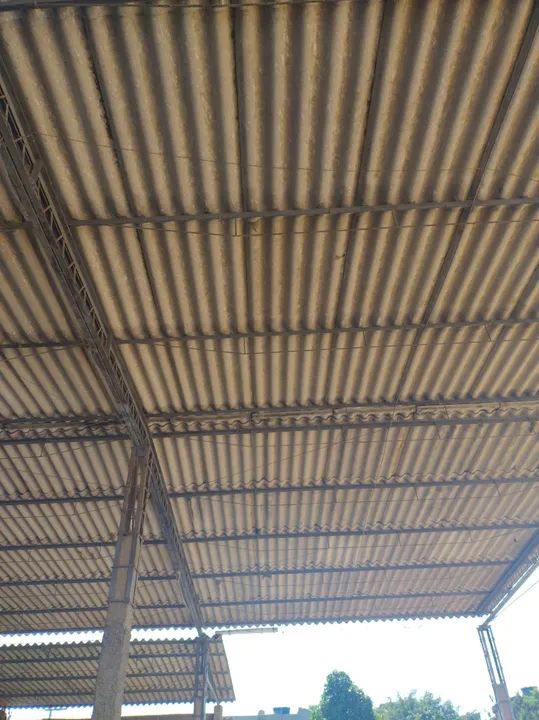 Estrutura  metálica com telhas de amianto - Foto 4
