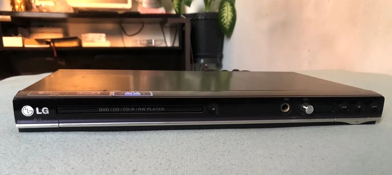 Dvd/cd Player LG Dv457 Usb Rec Karaokê Mp3 Bivolt Preto - Foto 2