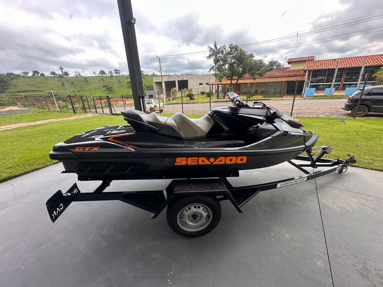Jet Ski SeaDoo GTX 170 (2023) 60hrs uso + Carretinha