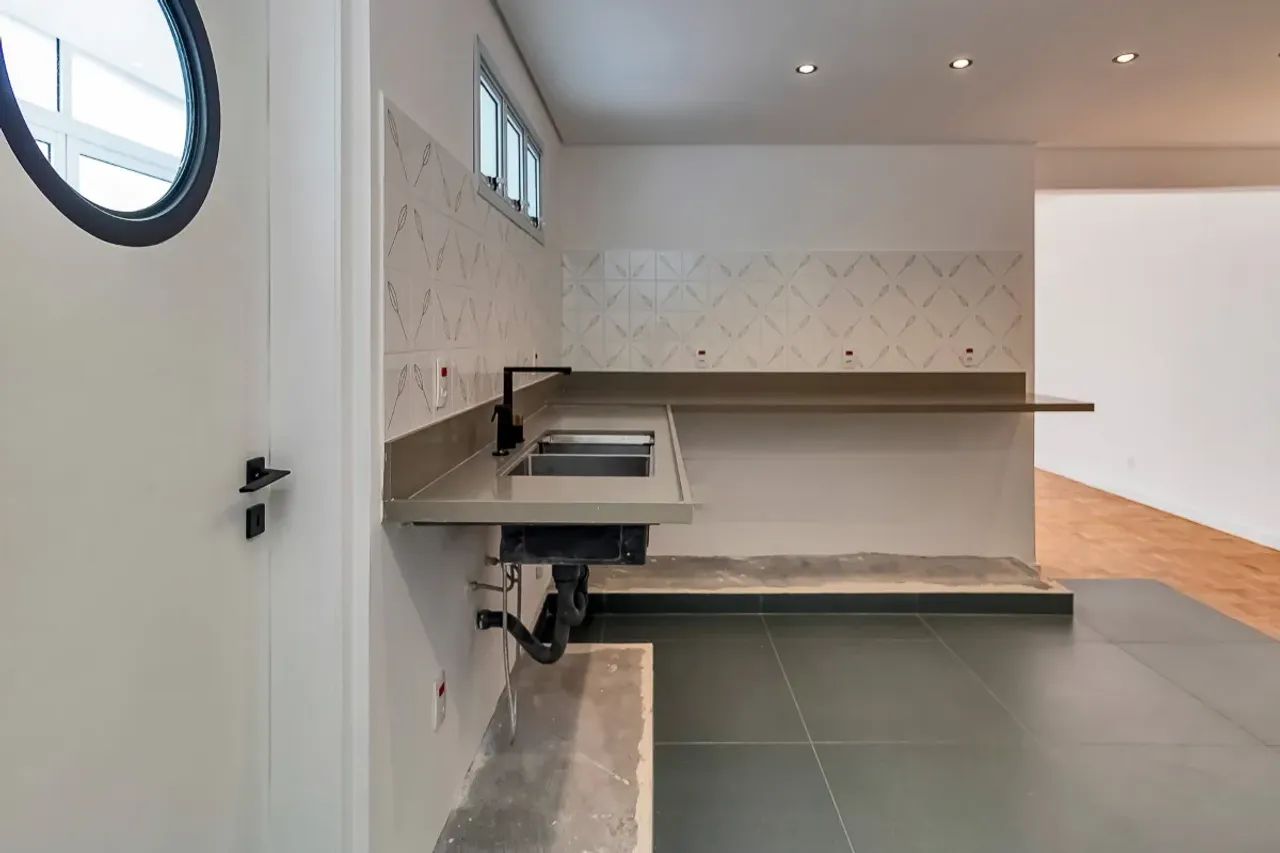 Apartamento tipo para venda com 3 quartos, sendo 1 suíte, 98m² - Foto 2