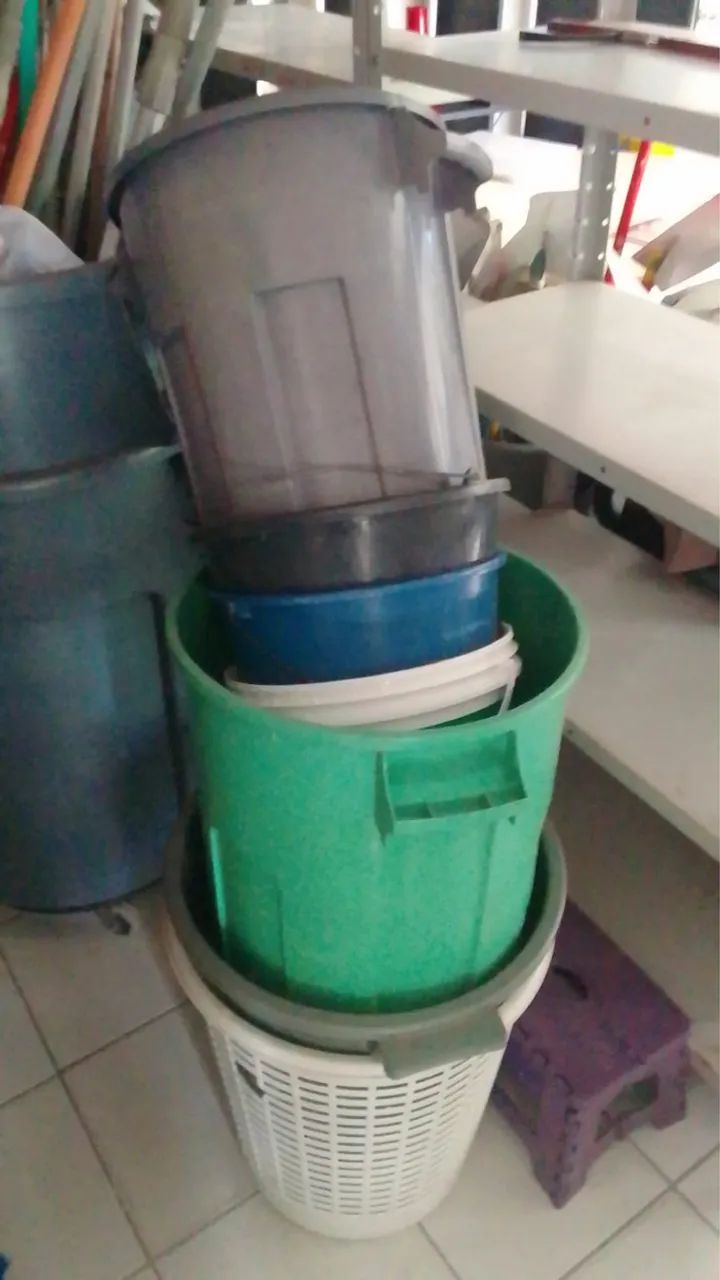 BALDES VÁRIOS TAMANHOS