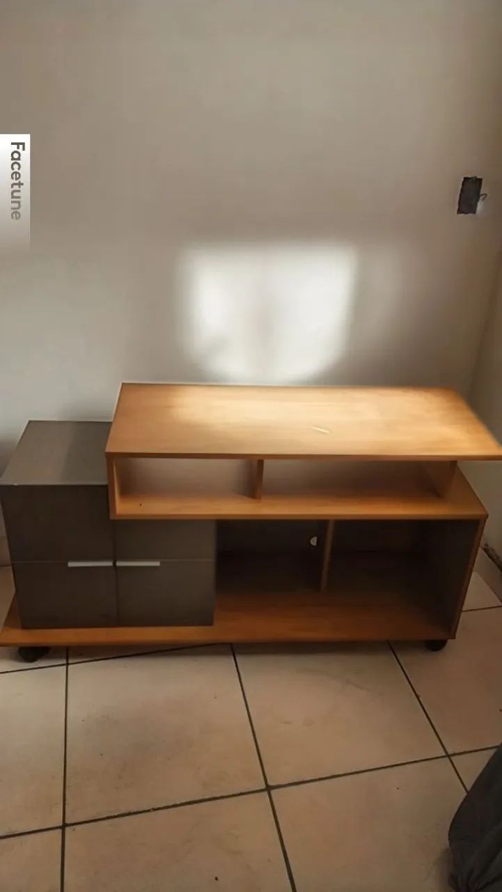 Rack de TV em madeira