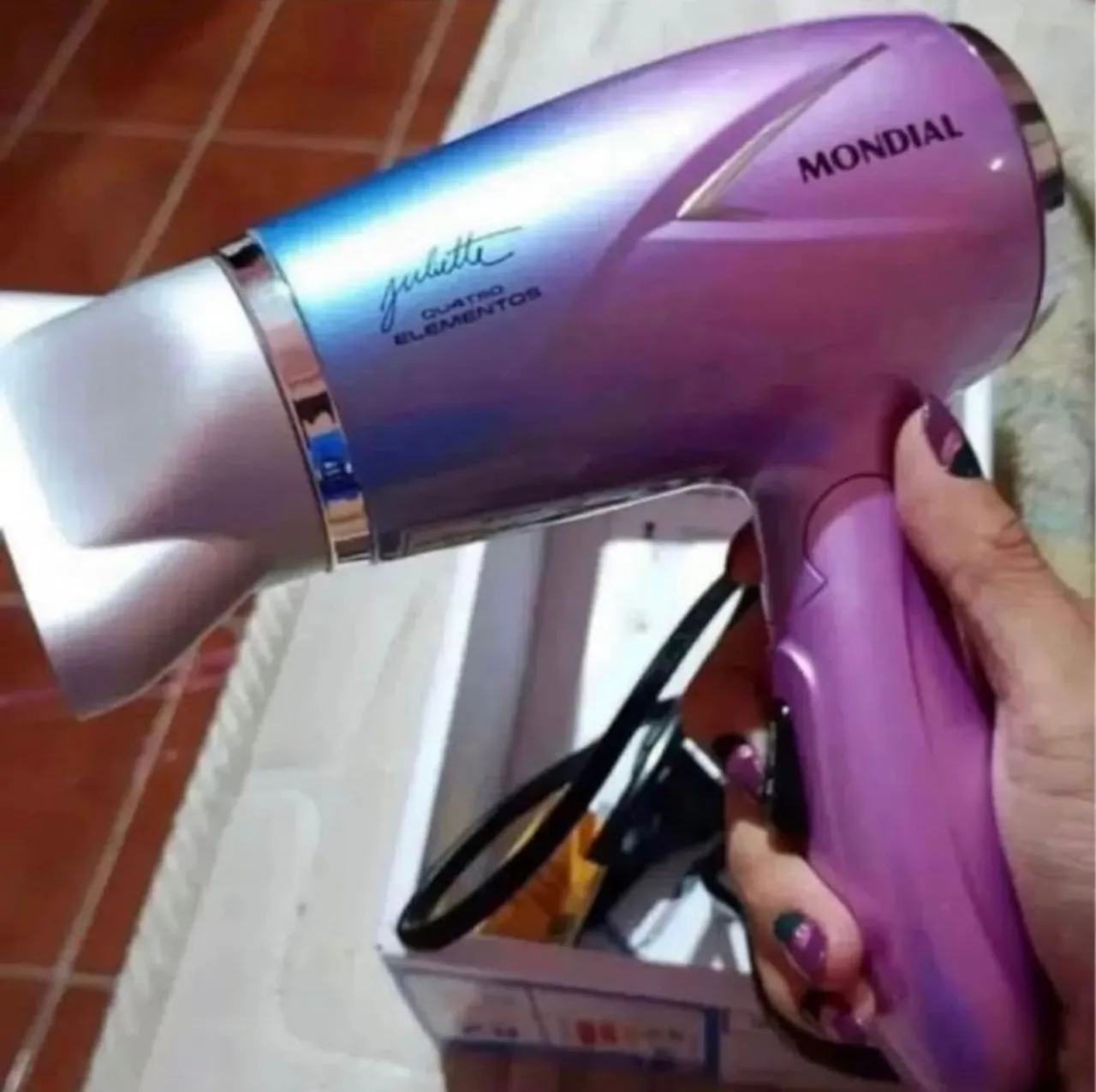 Secador de Cabelo Mondial bivolt