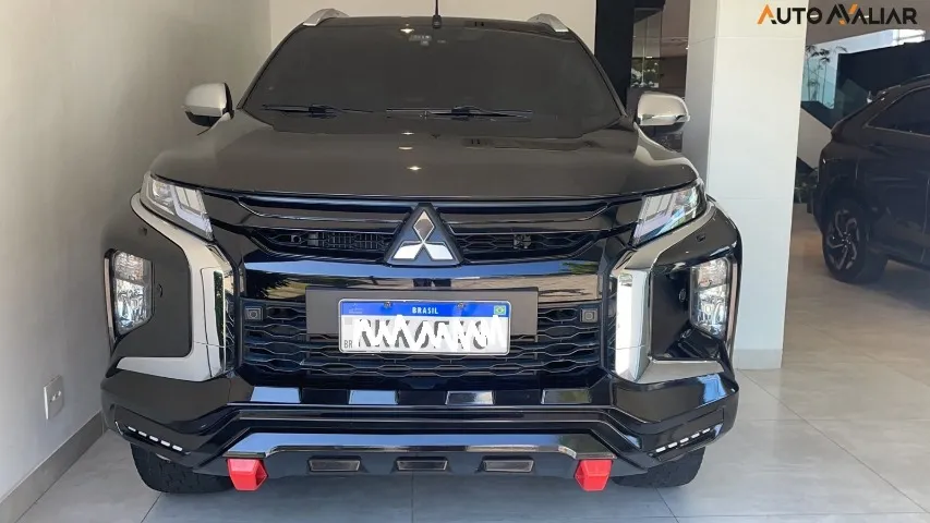 l200 TRITON HPE S 2023 ligTercioNissanKeiko