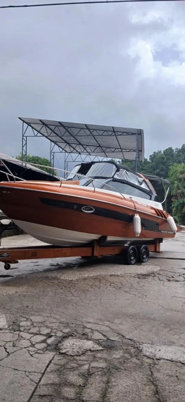 Lancha Triton 300 Sport 