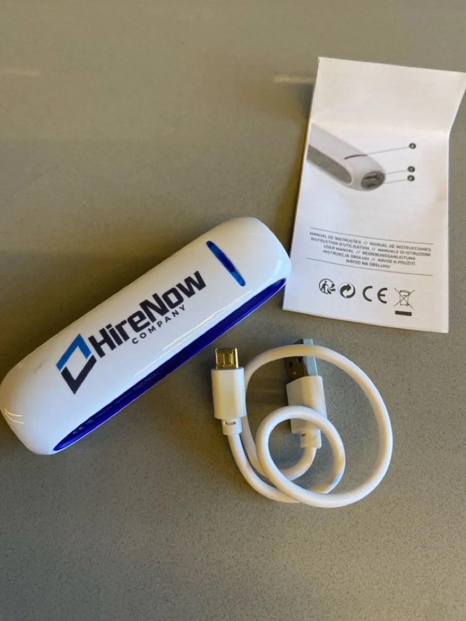 Carregador Portátil com cabo USB 