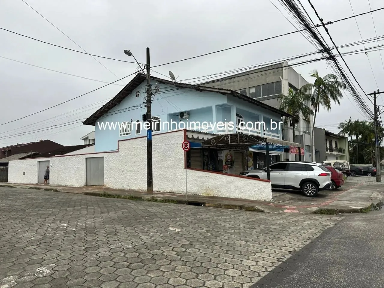 Ótimo Sobrado Comercial à Venda em Fátima, Joinville - 220m², 4 Dormitórios e 3 Salas Come