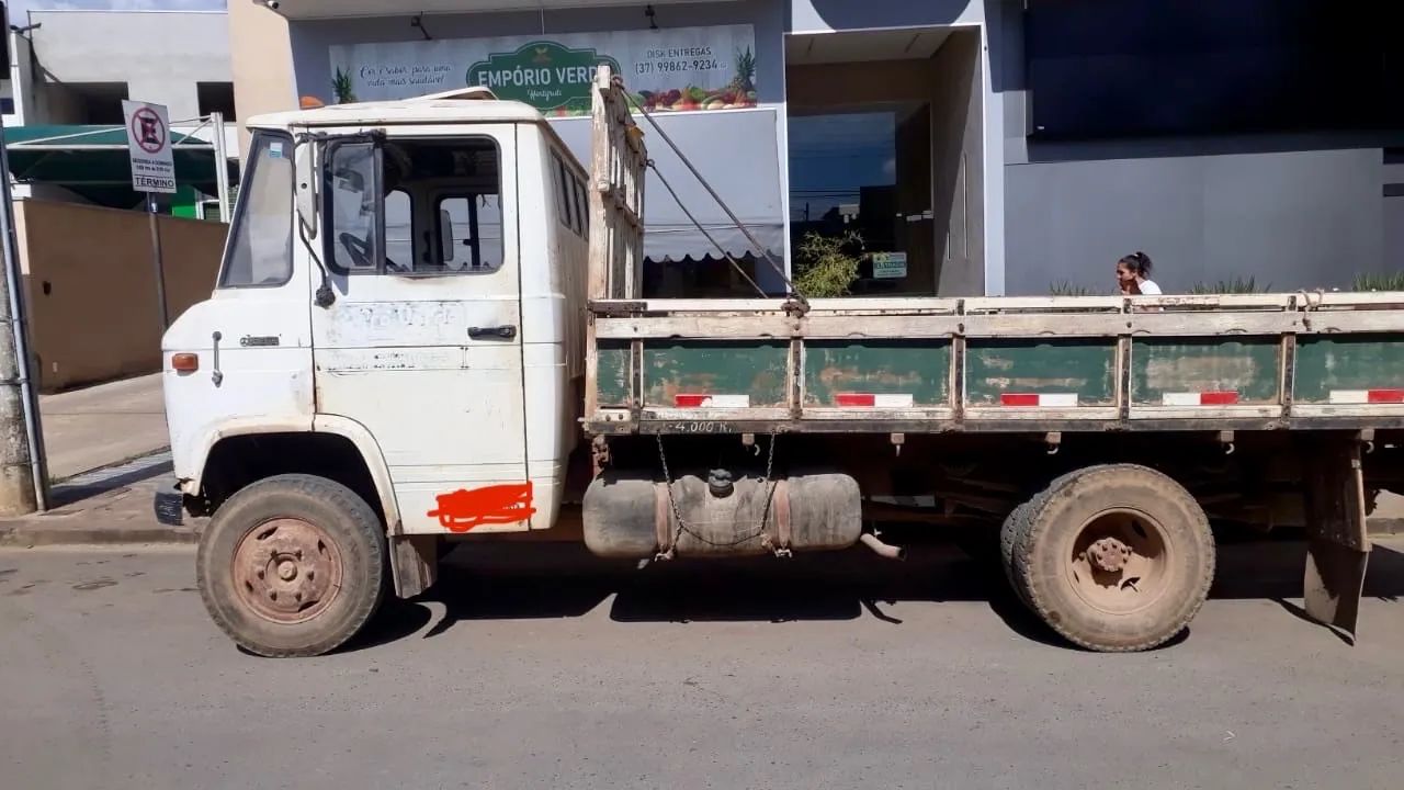 Caminhão Mercedes-Benz 608D - Foto 2