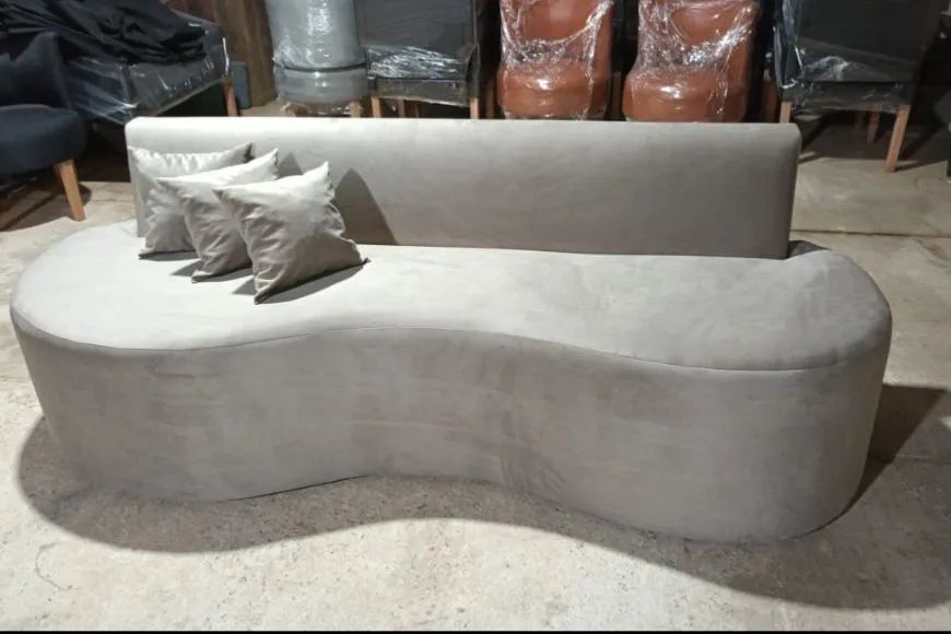 Sofa modelo orgânico encosto reto com 2,30 metros - Foto 5