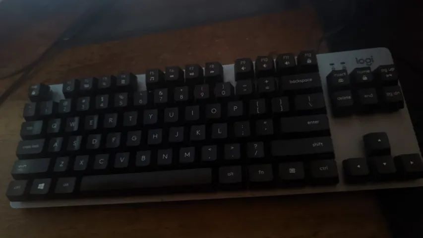 Teclado Mecânico com fio Logitech64302948022401121