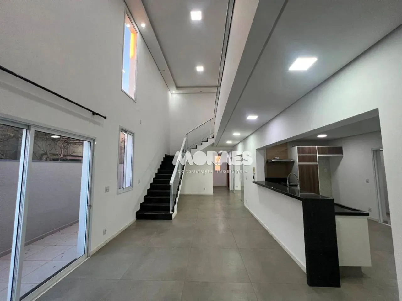 Sobrado em condomínio fechado com 4 Suítes à venda, 370m² por R$ 2.400.000 - Residencial V