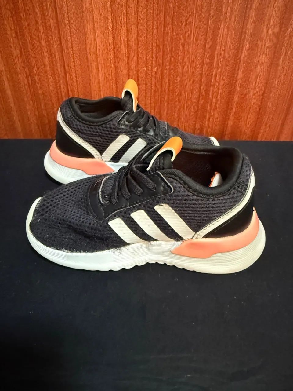 Tênis Adidas Infantil Preto e Laranja - Foto 4