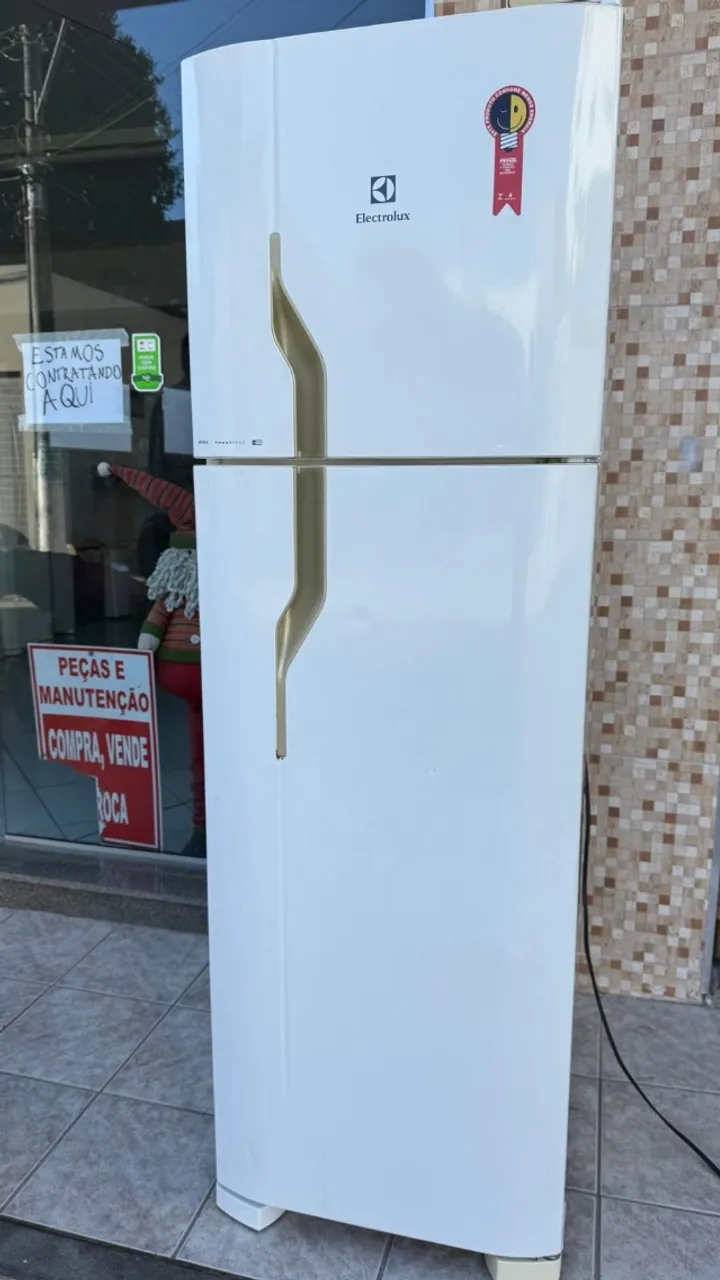Geladeira Electrolux frostfree novíssima modelo DF35a Aceitamos cartões Compramos usad