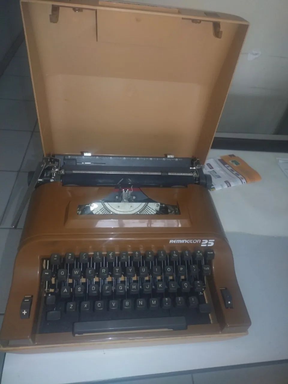 MAQUINA DE ESCREVER REMINGTON 25 - NUNCA USADA - NOVA - RARIDADE - Foto 3