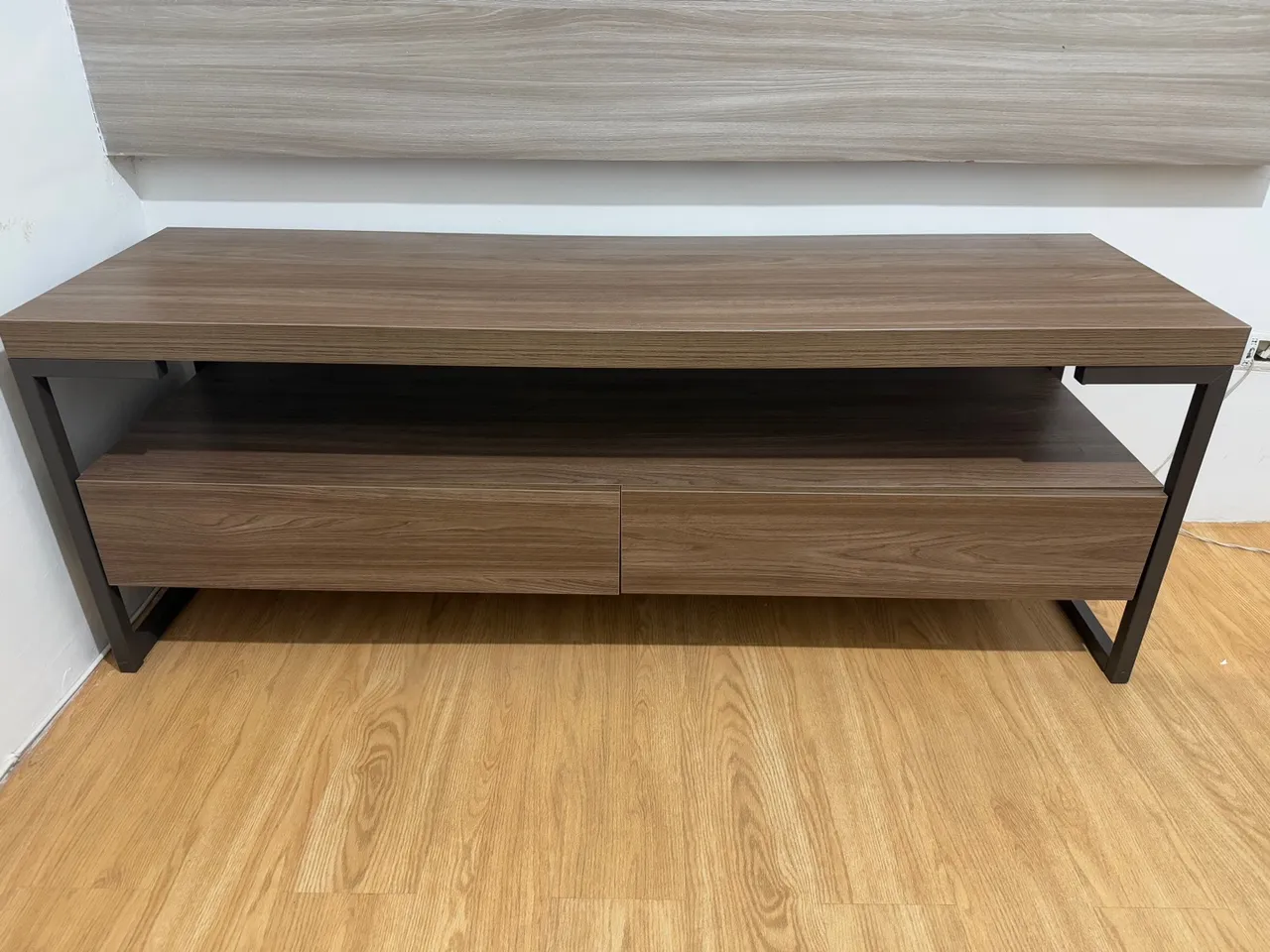 Rack para TV com 2 gavetas