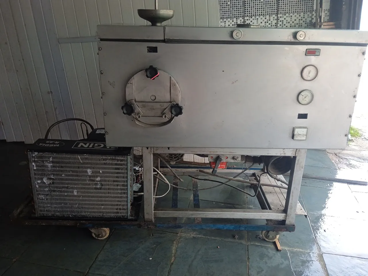 Vendo Máquina de Sorvete 