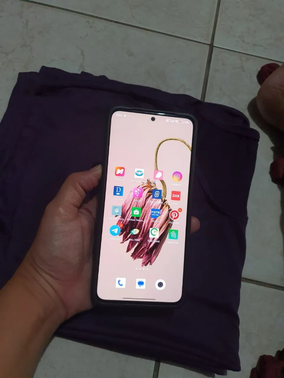 Celular semi novo