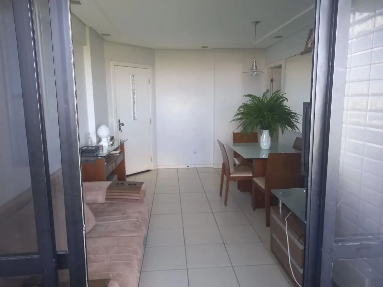 Apartamento Com 2 Quartos, Muito Bem Distribuído Em 57M² Em Cabula - Esplêndido. 1DREKHF - Foto 3