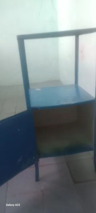 Vendo escrivaninha e prateleiras - Foto 2