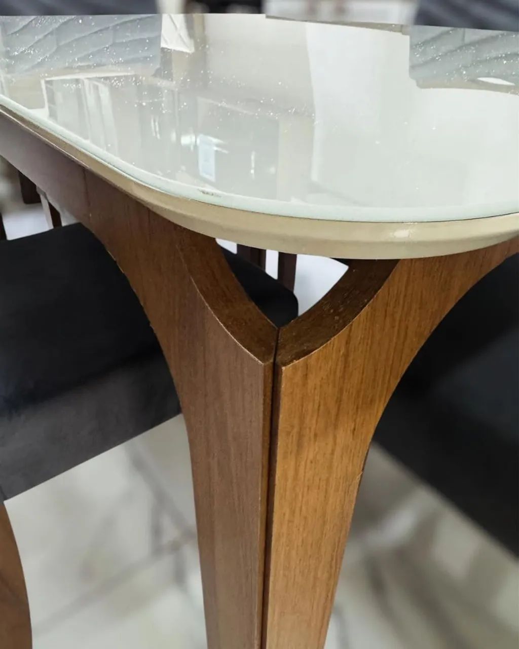 Mesa de Jantar 4 Cadeiras - Tampo de Vidro - Foto 4